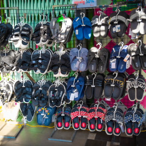 ស្បែកជើងDiscount36
